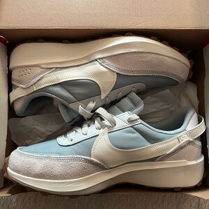 Nike Waffle Debut (Women’s)